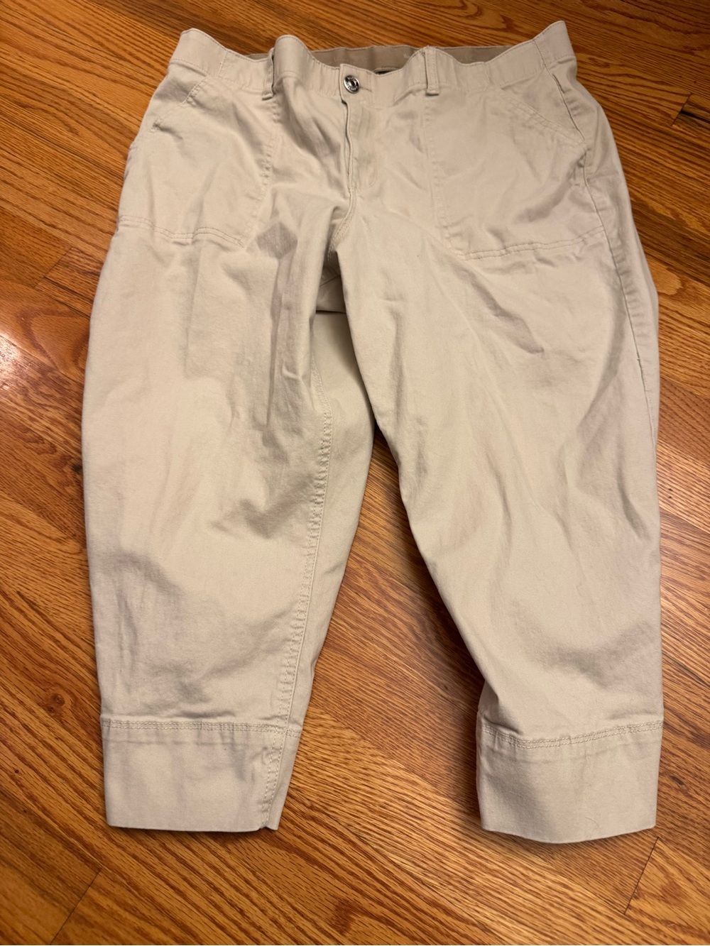 2/$15 PANTS 👖 SALE | Gloria Vanderbilt Beige Cropped Chinos